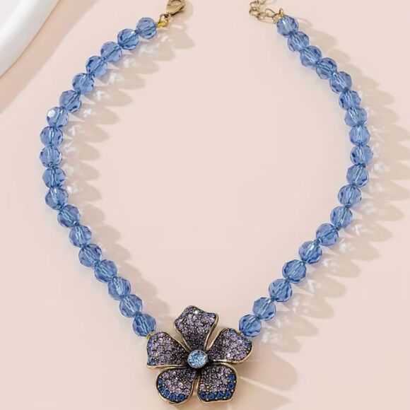 💙 NEW Heidi Daus Stunning Blue and Gold Crystal Flower Necklace 💙 - Picture 3 of 5